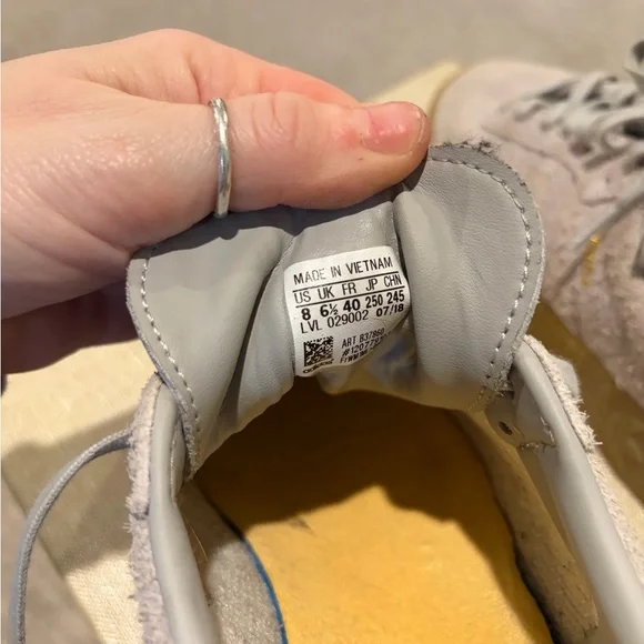 Adidas Gray Suede Unisex Samba Shoes - Picture 5 of 5